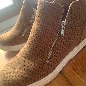 Cushionaire Wedge Sneaker Boots